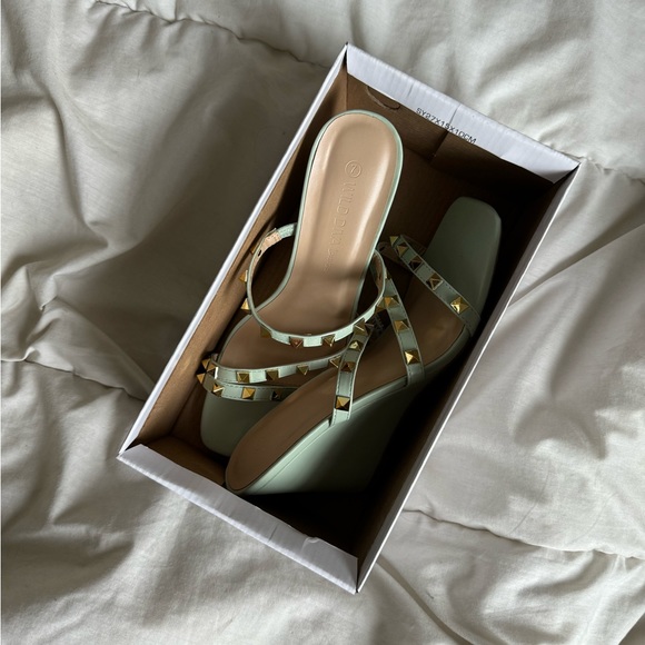 Wild Diva Studded Wedge Sandals ♡ - Picture 1 of 3